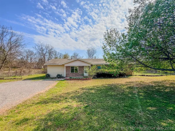 15721 W Clyde Maher Rd, Tahlequah, OK 74464