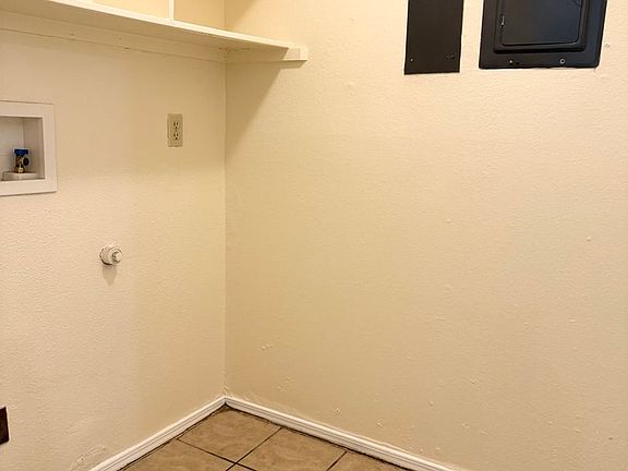 5th image of 1113 Chelwood Park Blvd NE APT 1