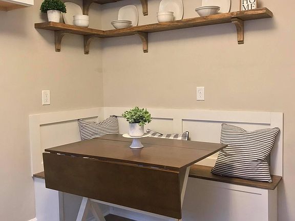 Built in Breakfast Area