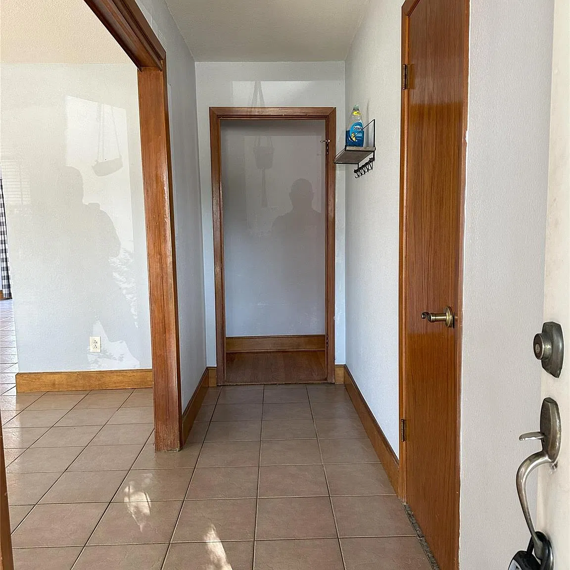 3 bed, 2.0 bath, 1631 sqft, $1,800 — Photo 4