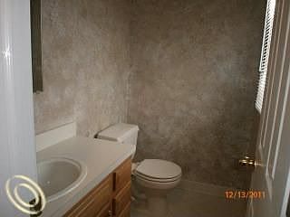 4th image of 9269 Lamont St