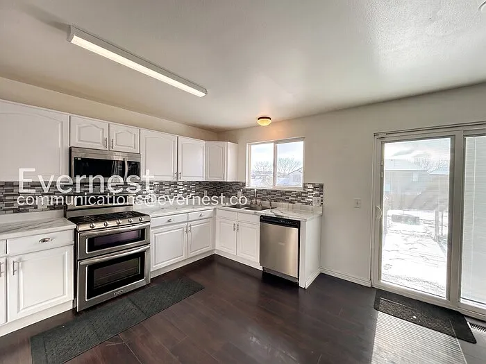 3212 Blue Grass Cir — Photo 5