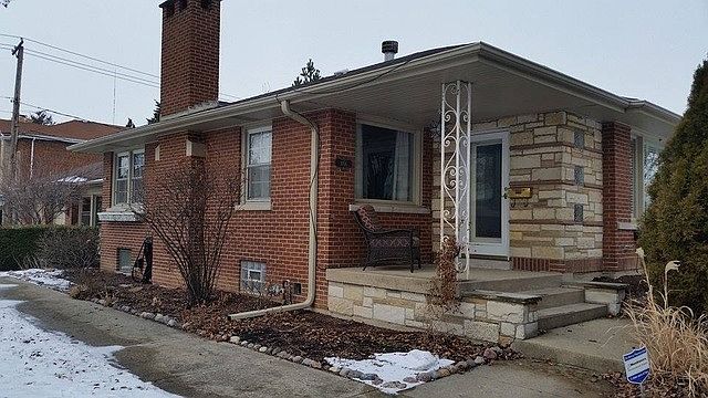 2nd image of 1456 Balmoral Ave