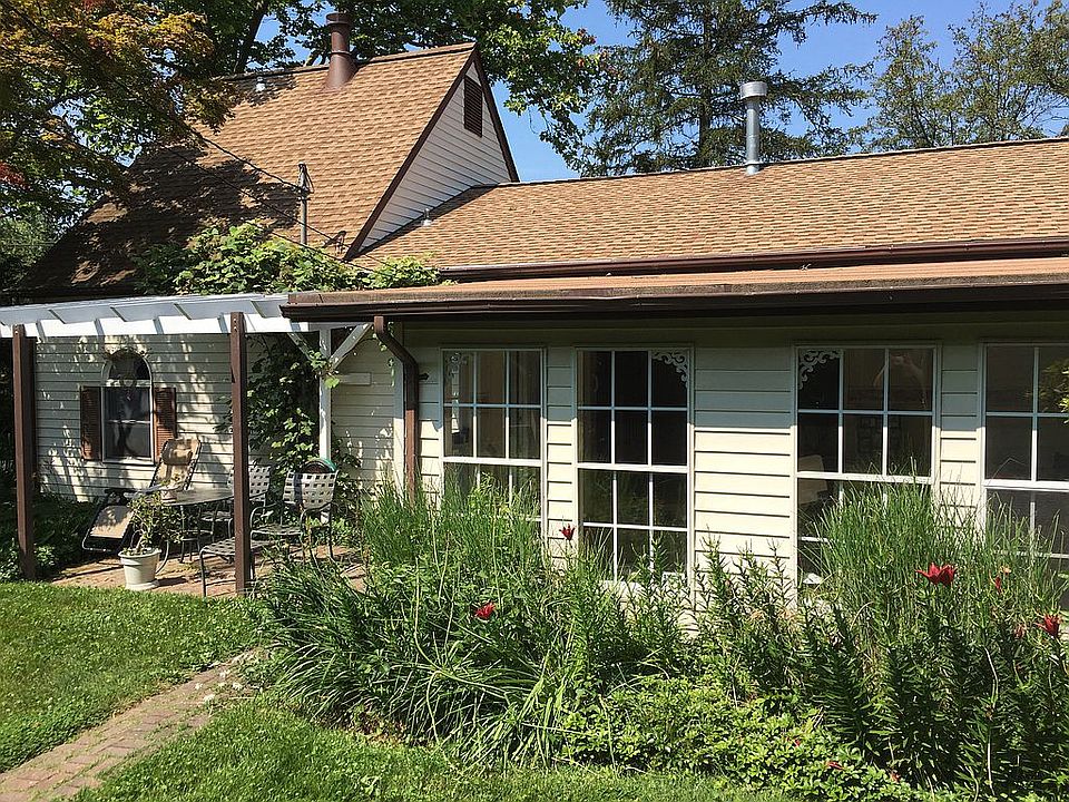 2nd image of 143 Cedarmere Rd