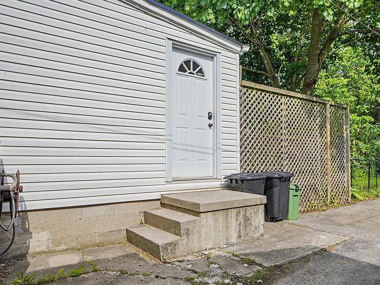 459 South St — Photo 39