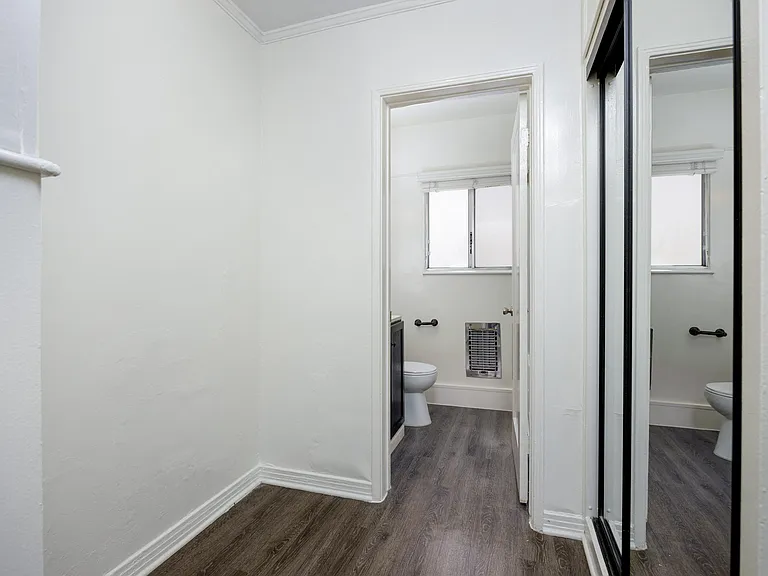 435 S Norton Ave — Photo 11