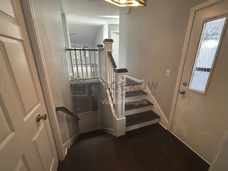 2726 Sandstone Ter NE — Photo 2