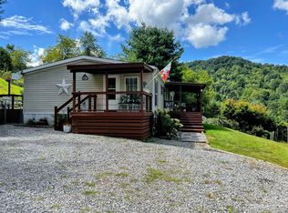 651 Yates Cove Rd, Waynesville, NC 28785