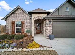 25113 Shade Tree Pl, Claremore, OK 74019