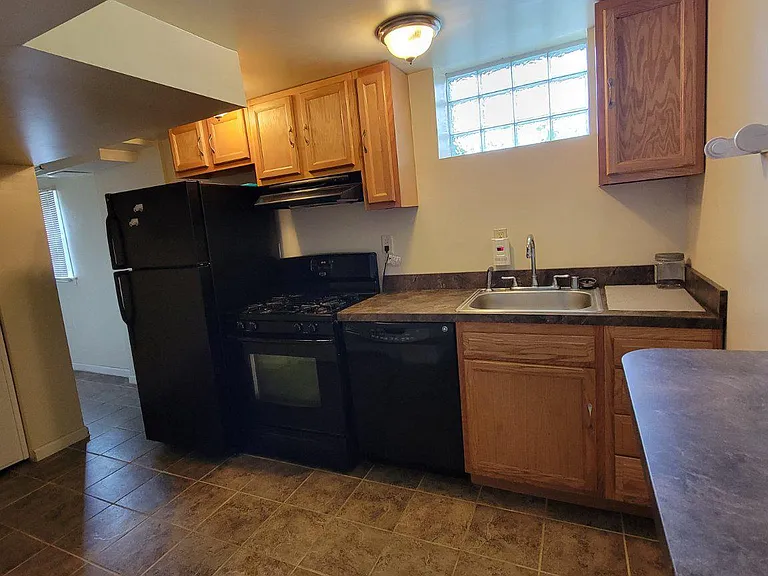 203 Linden Ave #B — Photo 3