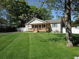 226 Hagerman Ave, East Patchogue, NY 11772