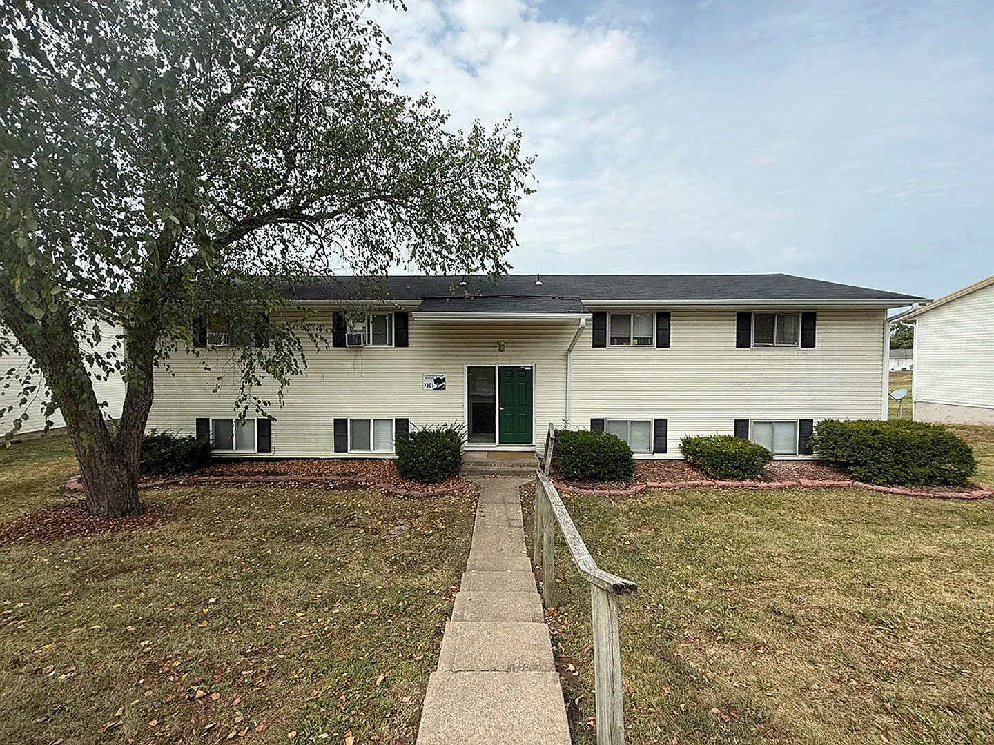 2 bedroom, 1 bath — Photo 1