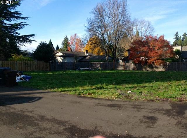 2nd image of 7819 SE Strawberry Ln