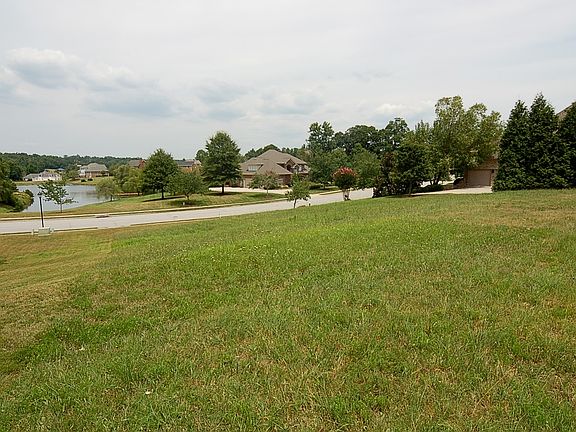 3rd image of 2825 Swan Lake Dr