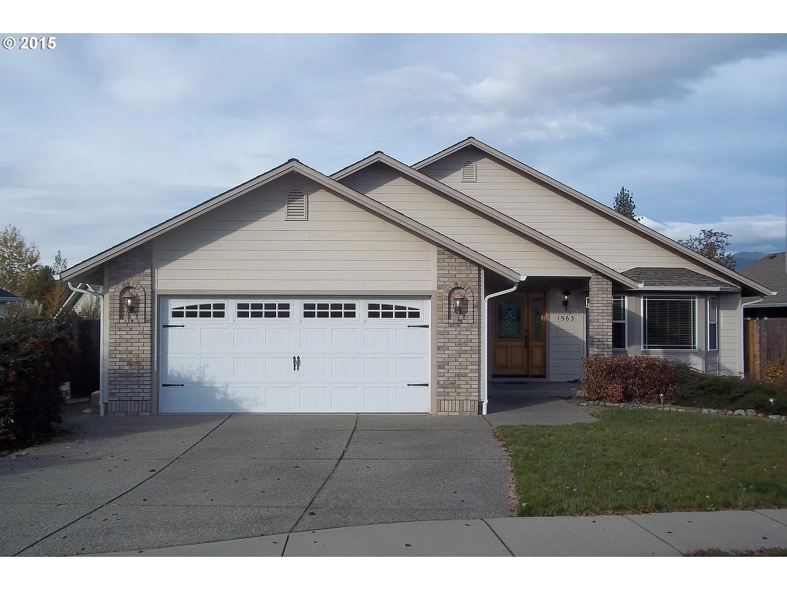 1563 W Harbeck Rd photo 1