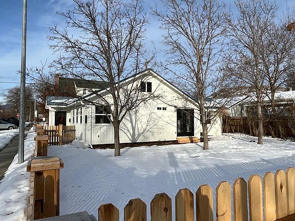 3rd image of 1222 Helen Ave