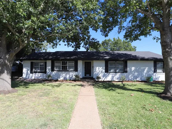 1022 S Harrison St, Mc Gregor, TX 76657