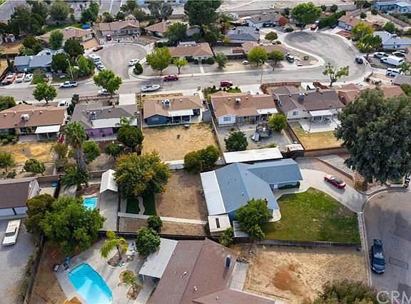 5th image of 4015 Woodland Dr