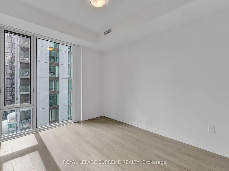 28 Widmer St #2929 — Photo 2