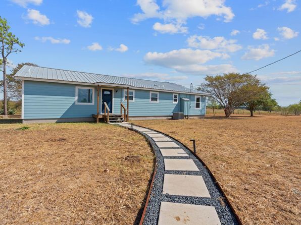 154 Caracara Ln, Lockhart, TX 78644