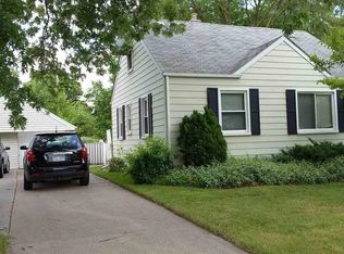 24520 Flower Ave, Eastpointe, MI 48021