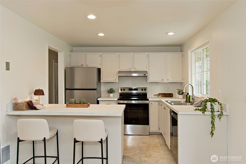 5th image of 30312 7th Avenue SW