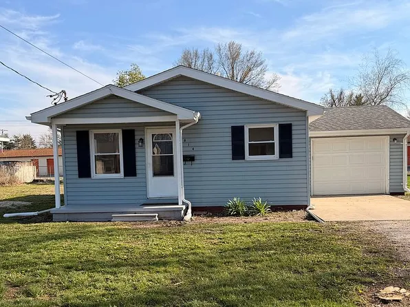 614 E Vine St, Taylorville, IL 62568