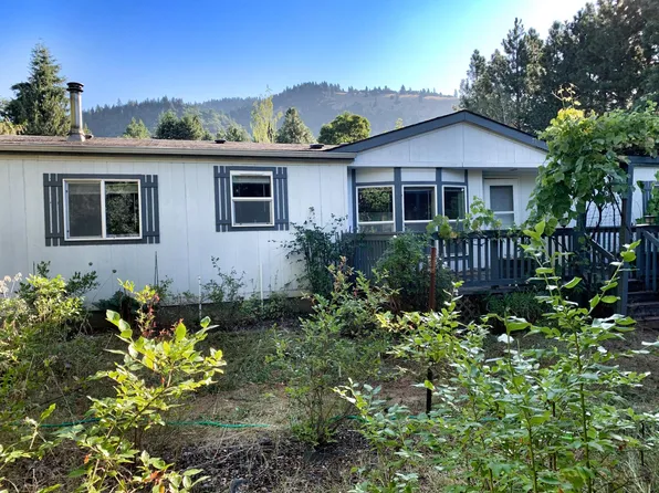 804 SE Oak St, White Salmon, WA 98672