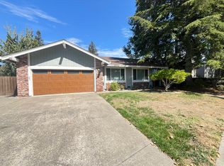 4750 Country Club Dr, Rohnert Park, CA 94928