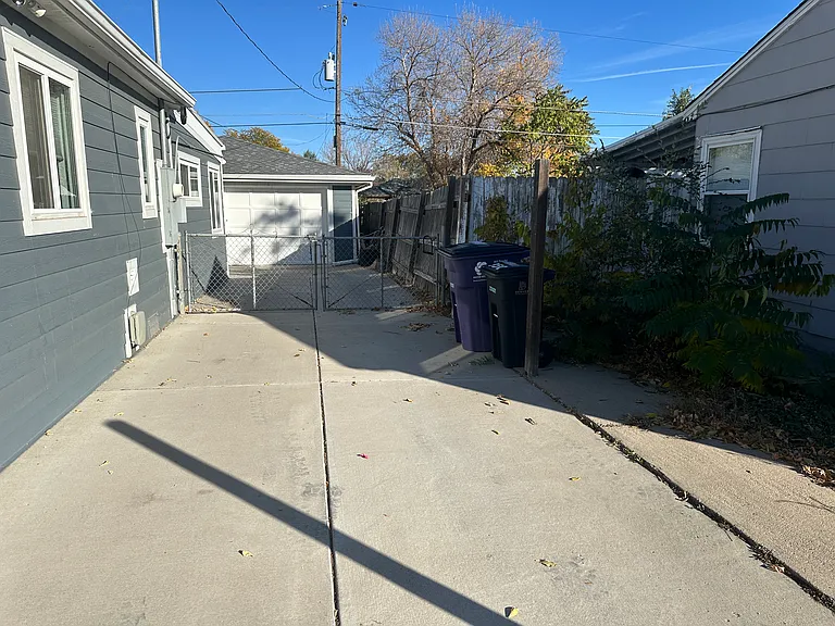 950 S Bryant St — Photo 37