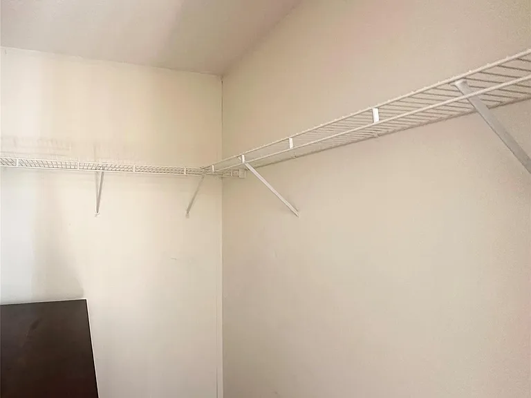 18143 Breezy Dr — Photo 35