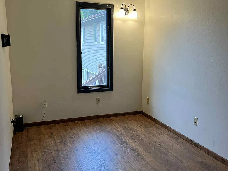 1421 Eastview Dr #B — Photo 15