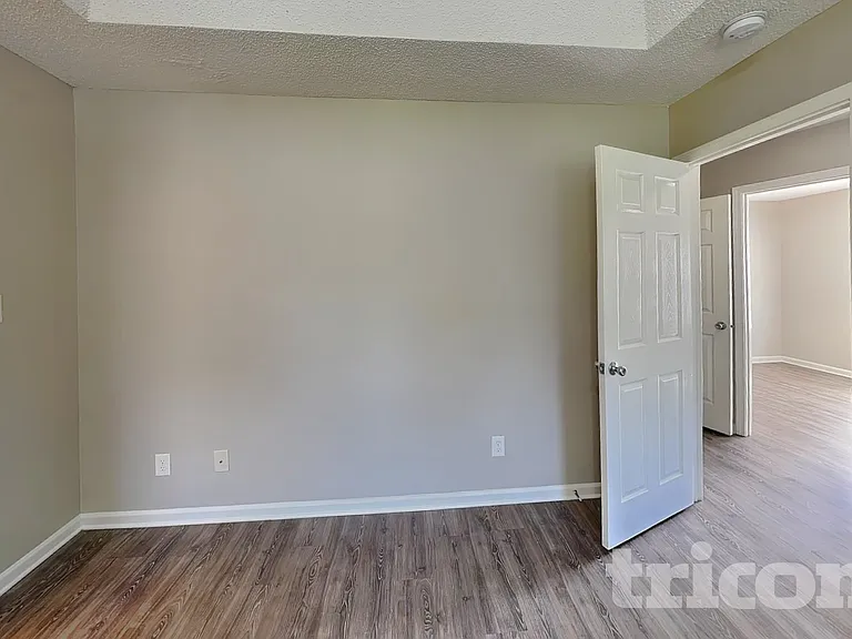 8820 Kismet Dr — Photo 8