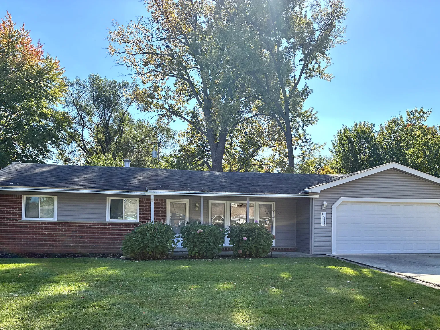 3 bed, 1418 sqft, $2,550 — Photo 2