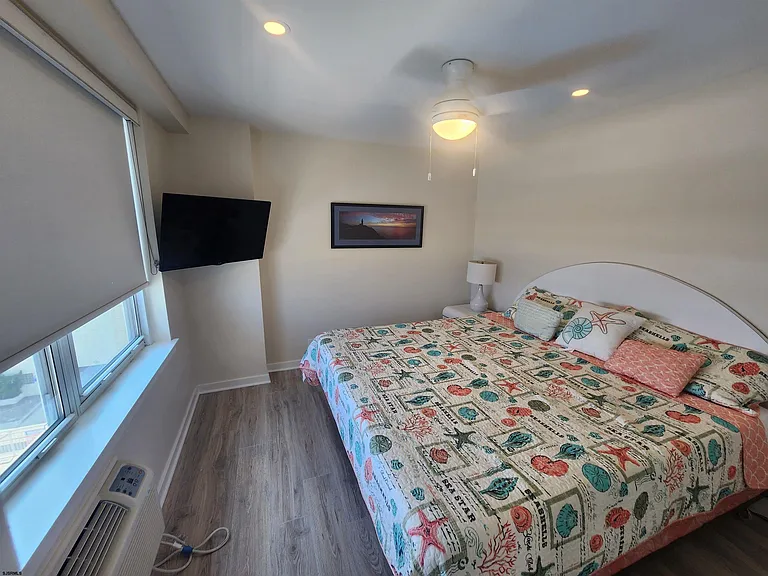 9400 Atlantic Ave #513 — Photo 10