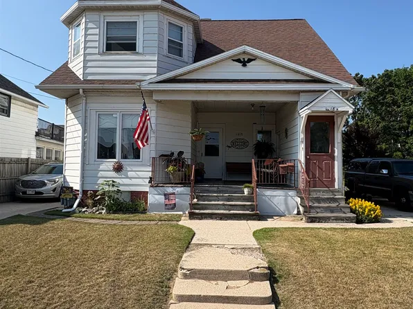 1618 20th St, Two Rivers, WI 54241