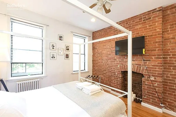 Rented by Sotheby's International Realty | media 10