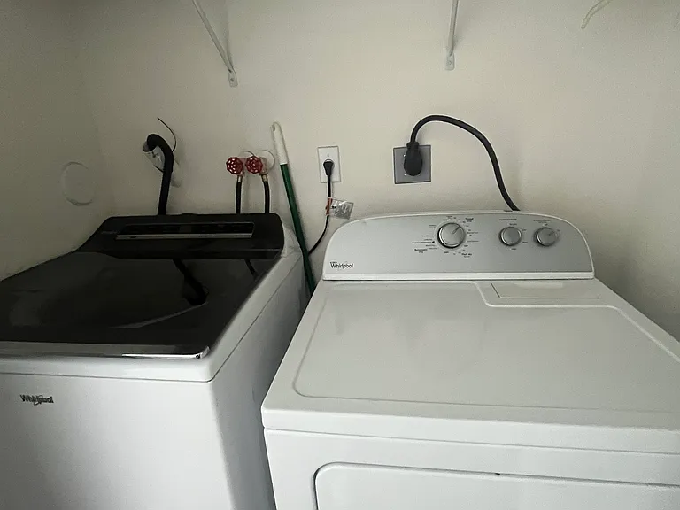 1031 SE 23rd Ave #1 — Photo 7