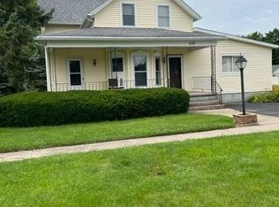 339 S Park St, Sheffield, IL 61361