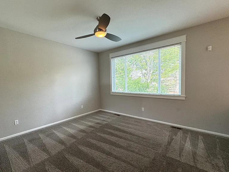 2390 Broadleaf Loop — Photo 36