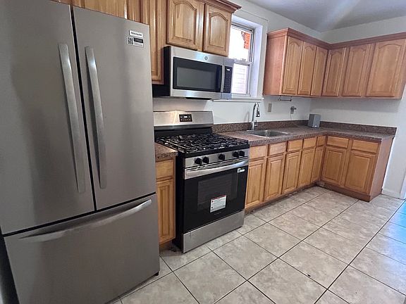 4th image of 626 E 230th St #1