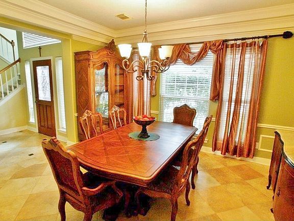 Elegant Dining Room 