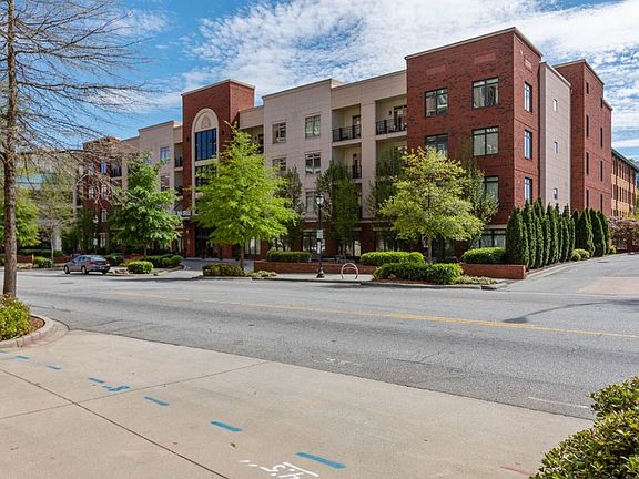 4th image of 98 E McBee Ave #404
