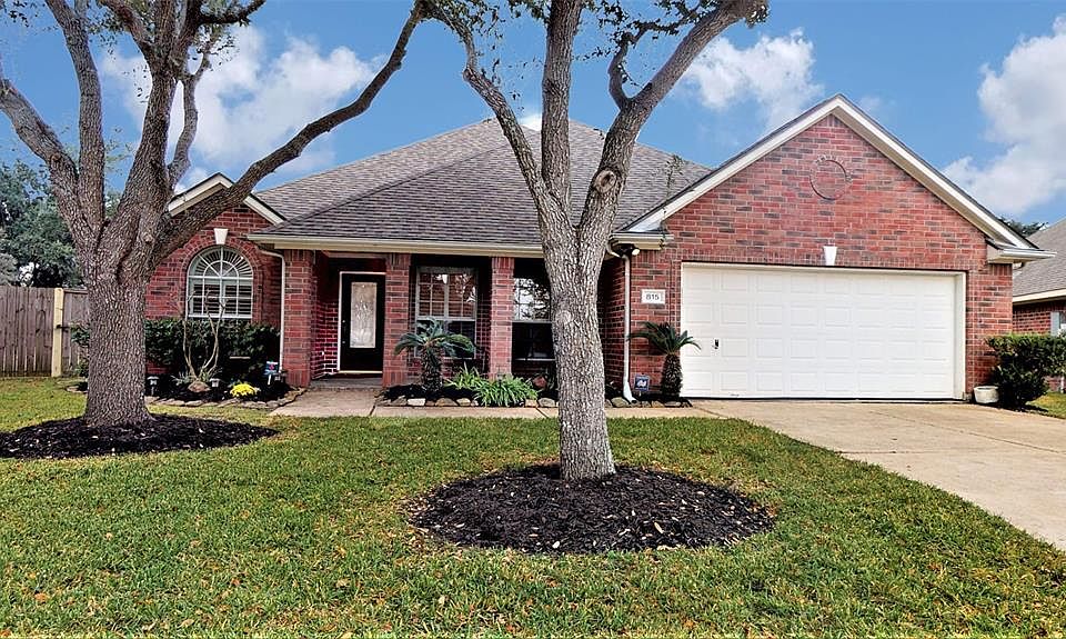 1st image of 815 Deer Hollow Dr