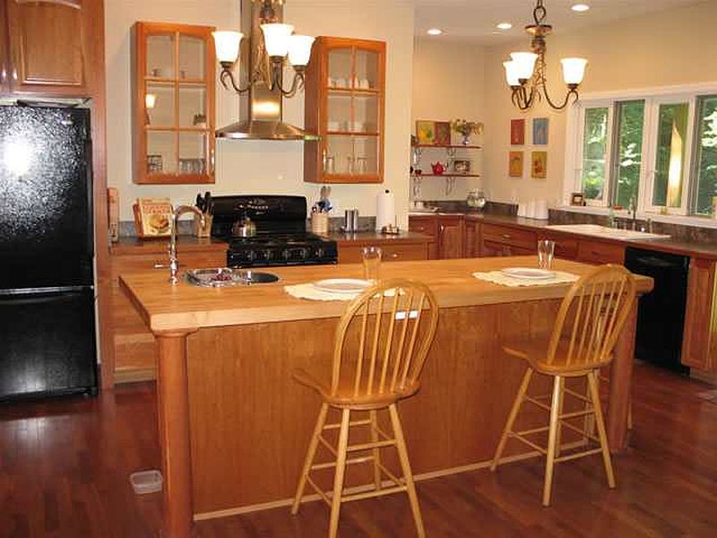 3rd image of 461 ALLEN Road