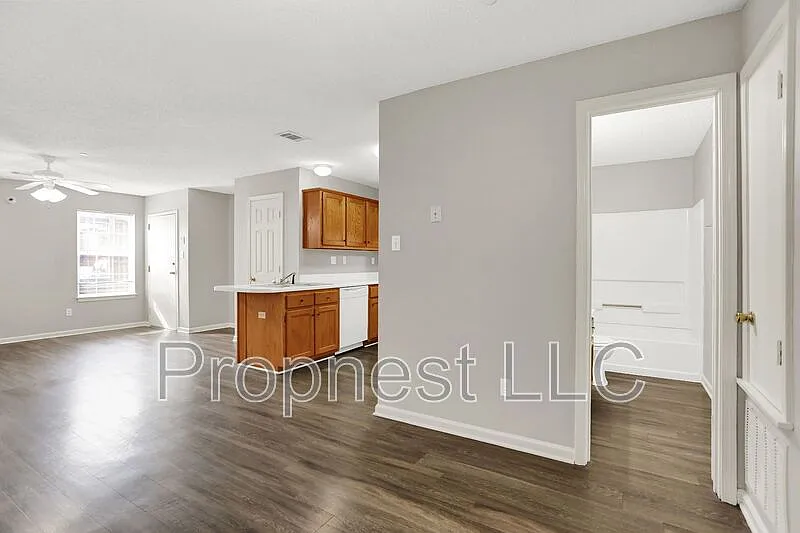 1 bed, 1.0 bath, 800 sqft, $1,249 — Photo 4