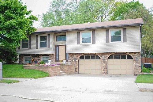 2nd image of 715 24th Avenue Ct
