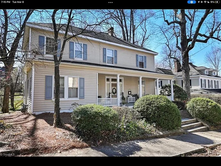 1212 Brookstown Ave #B — Photo 1