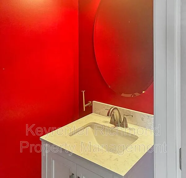 5904 Chapel Lawn Ter — Photo 7