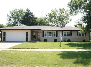 1160 N Pontiac Dr, Janesville, WI 53545